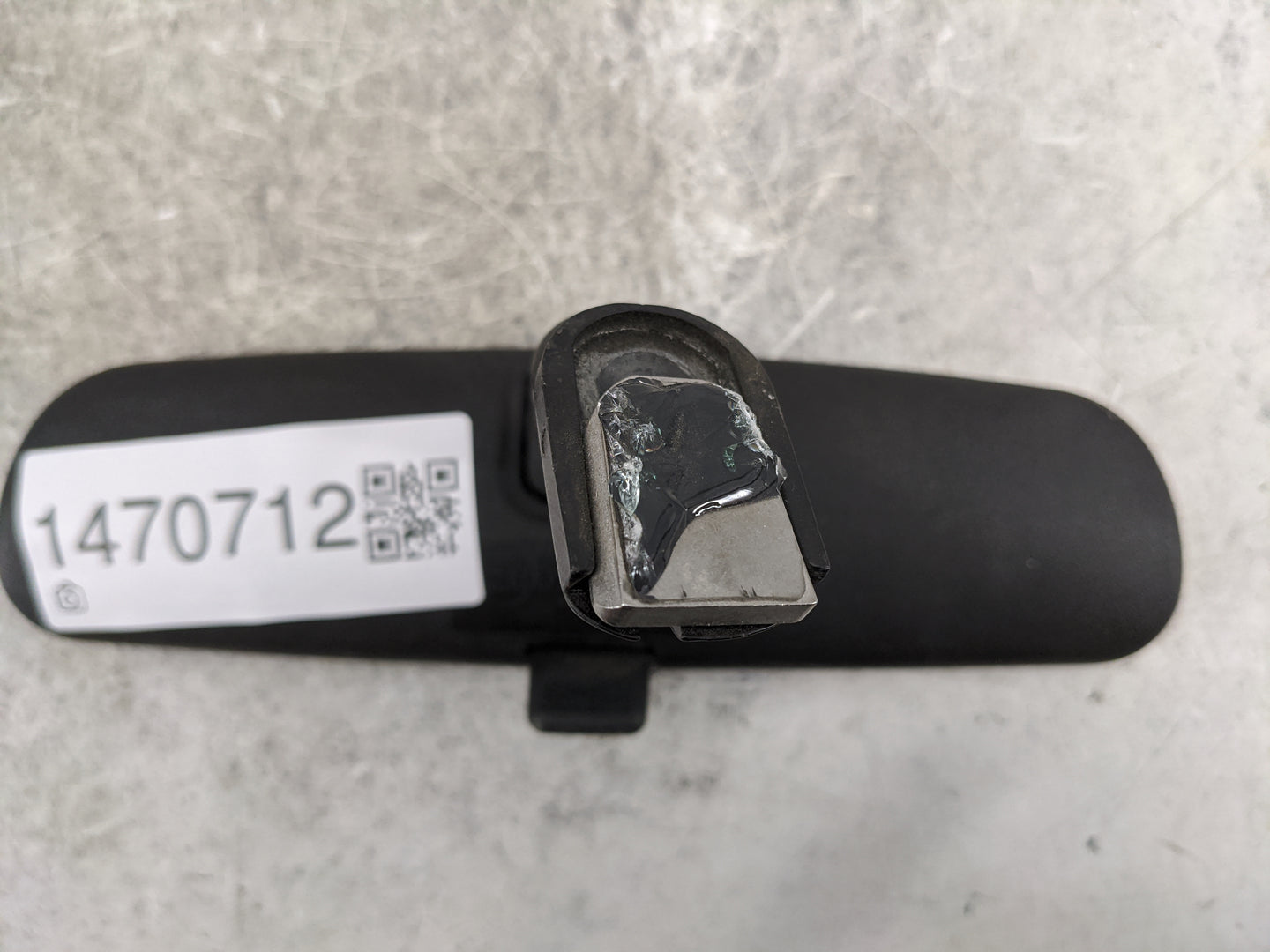 1998 Toyota Camry Interior Rear View Mirror Replacement OEM P/N:011681 MODEL 240 Fits OEM Used Auto Parts - Oemusedautoparts