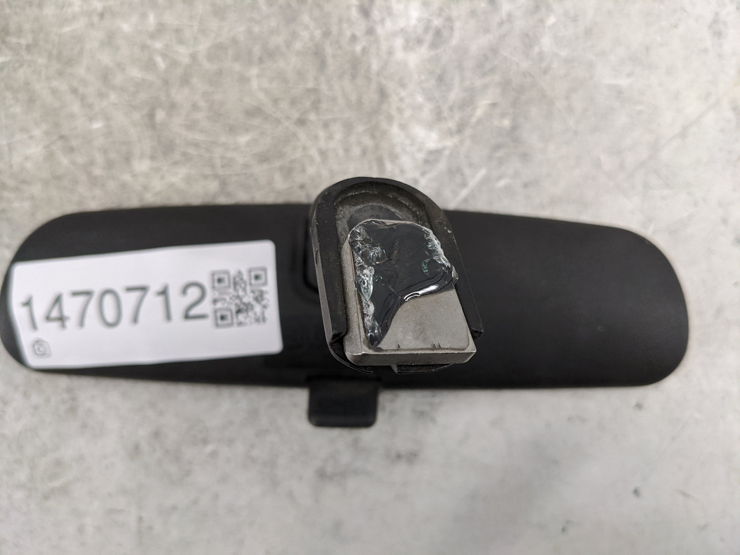 1998 Toyota Camry Interior Rear View Mirror Replacement OEM P/N:011681 MODEL 240 Fits OEM Used Auto Parts - Oemusedautoparts
