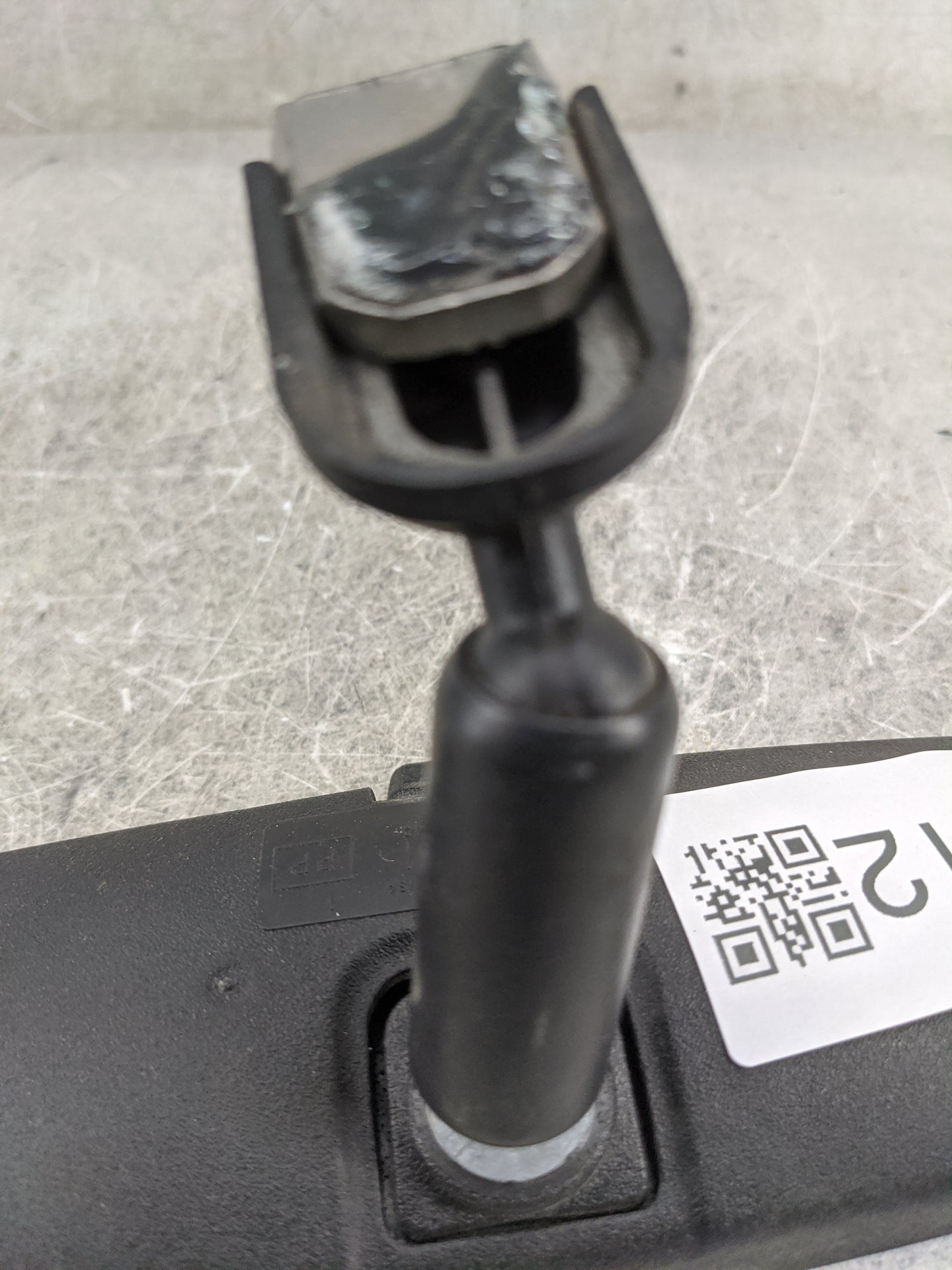 1998 Toyota Camry Interior Rear View Mirror Replacement OEM P/N:011681 MODEL 240 Fits OEM Used Auto Parts - Oemusedautoparts