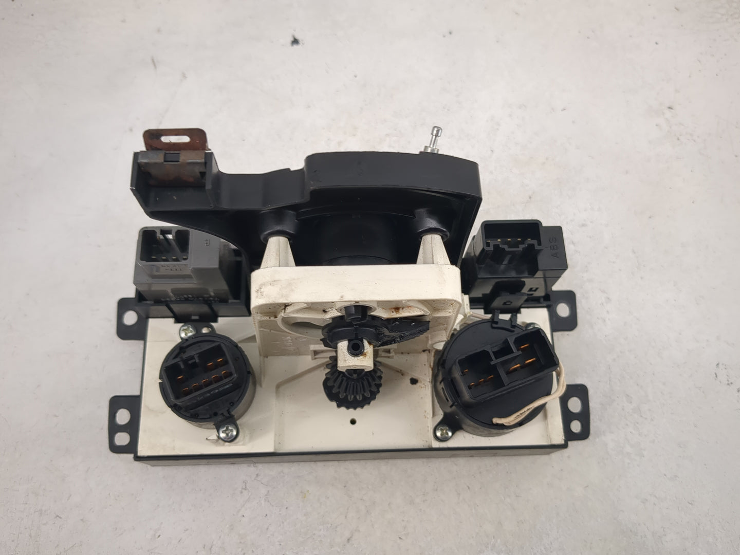 1997-1999 Toyota Camry Climate Control Module Temperature AC/Heater Replacement P/N:158926 Fits OEM Used Auto Parts - Oemuse