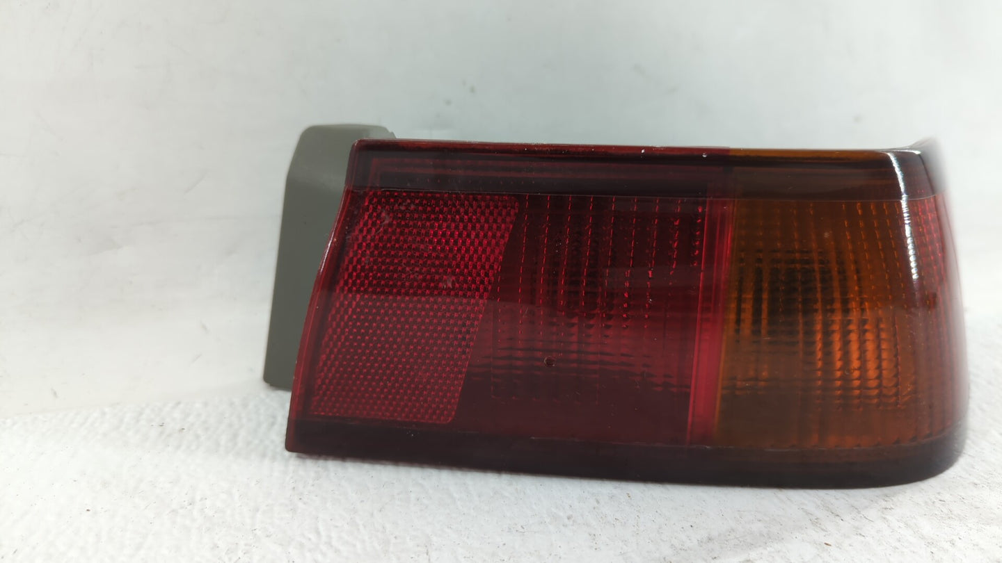 1997-1999 Toyota Camry Tail Light Assembly Passenger Right OEM P/N:81560-AA020 Fits Fits 1997 1998 1999 OEM Used Auto Parts 
