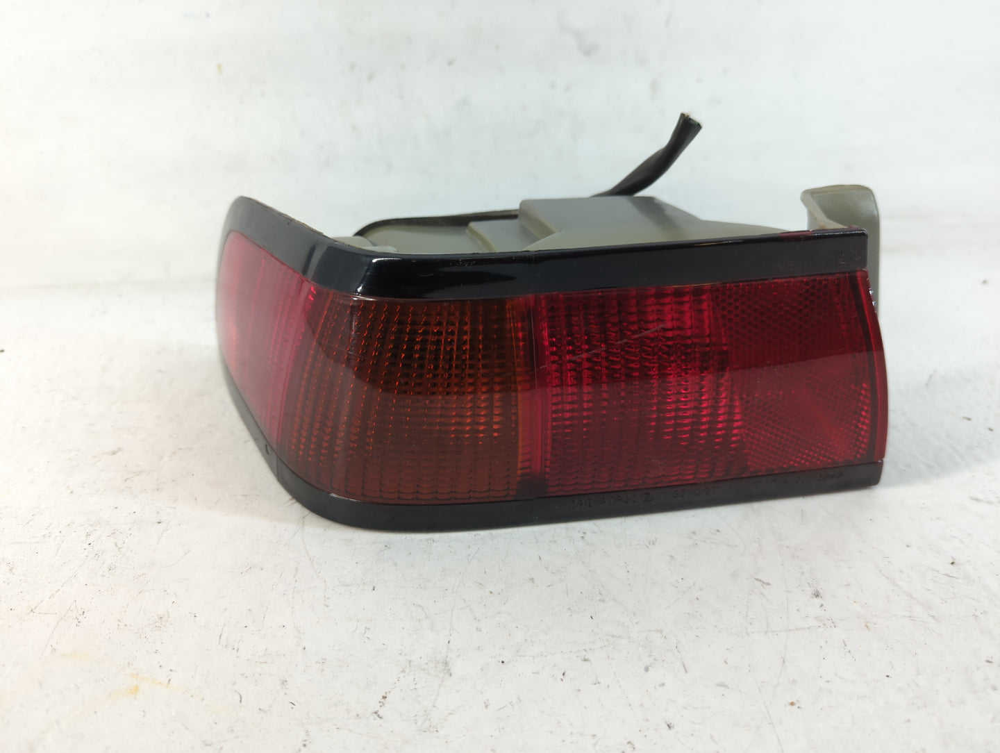 1997-1999 Toyota Camry Tail Light Assembly Passenger Right OEM P/N:11-3242-00-1A Fits Fits 1997 1998 1999 OEM Used Auto Part