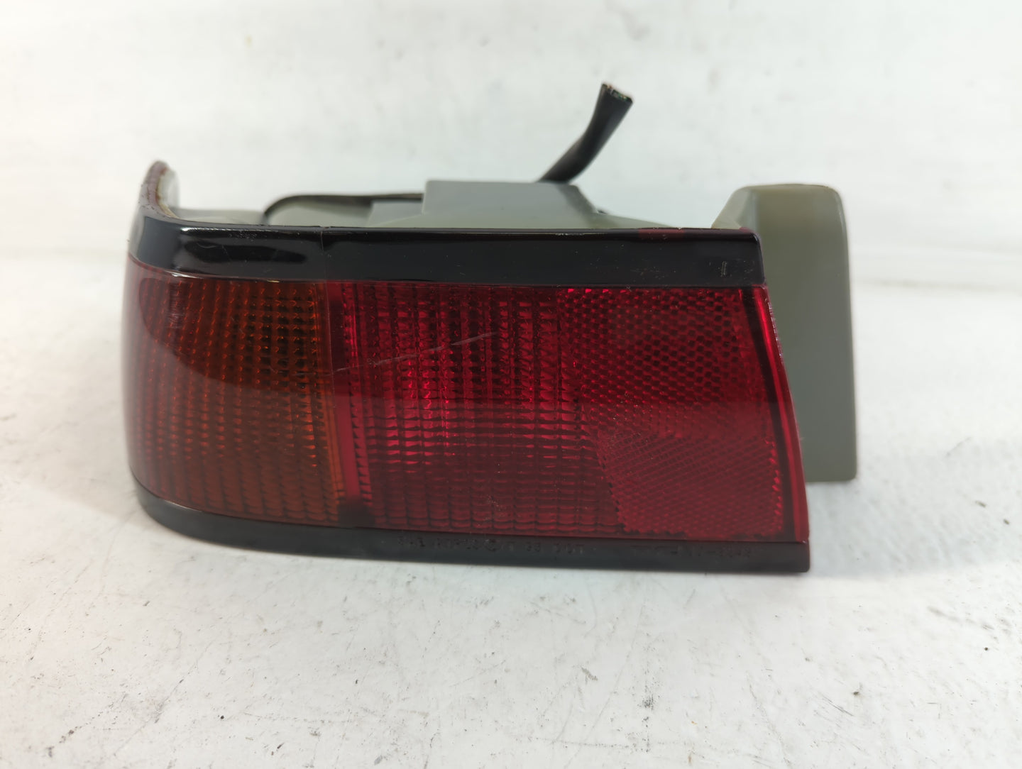 1997-1999 Toyota Camry Tail Light Assembly Passenger Right OEM P/N:11-3242-00-1A Fits Fits 1997 1998 1999 OEM Used Auto Part