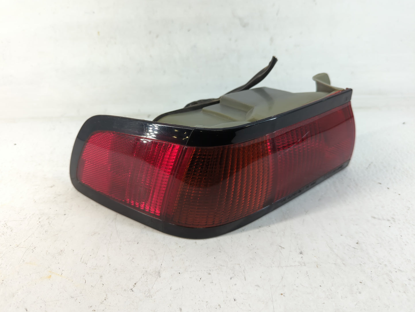 1997-1999 Toyota Camry Tail Light Assembly Passenger Right OEM P/N:11-3242-00-1A Fits Fits 1997 1998 1999 OEM Used Auto Part