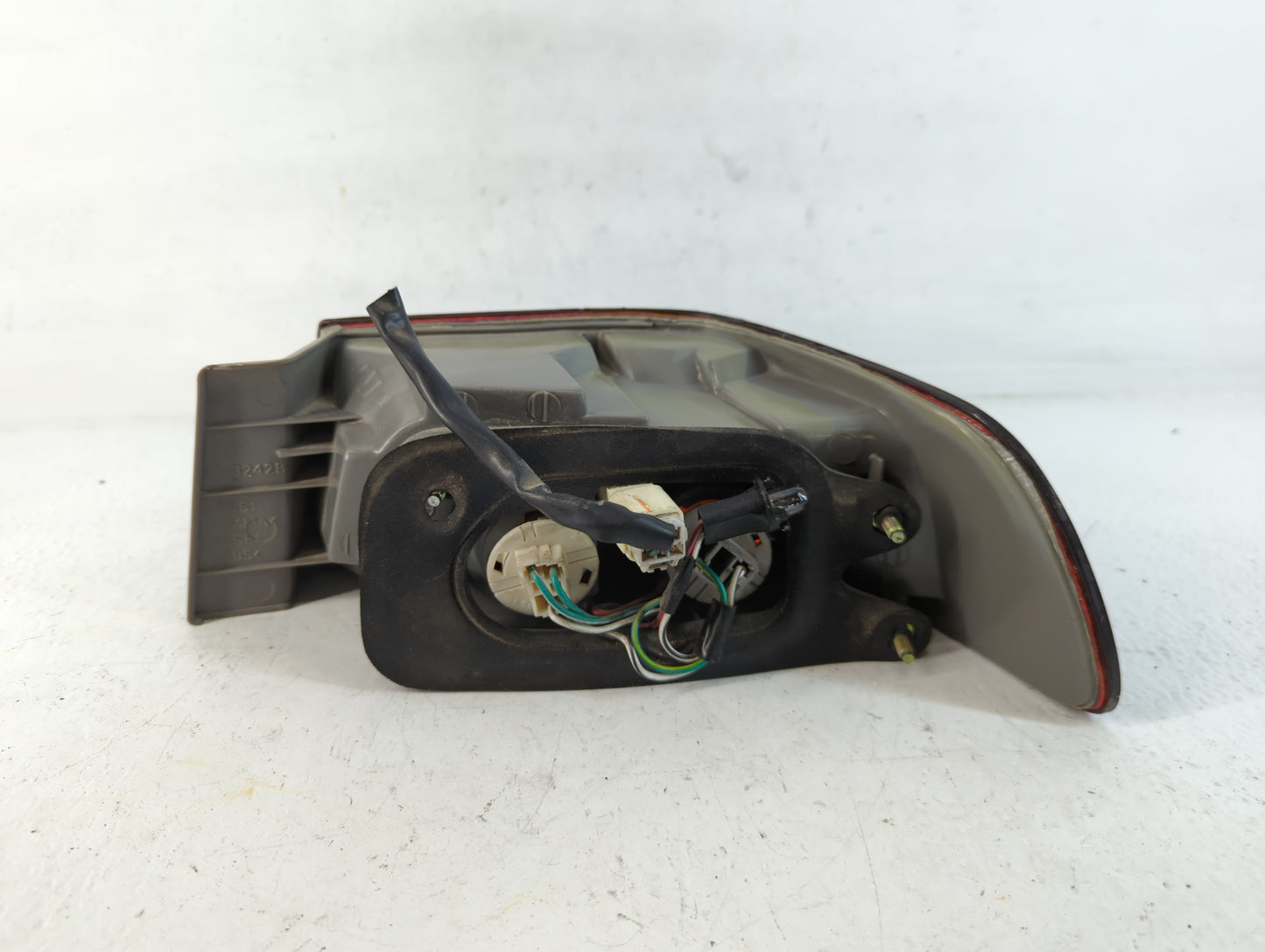 1997-1999 Toyota Camry Tail Light Assembly Passenger Right OEM P/N:11-3242-00-1A Fits Fits 1997 1998 1999 OEM Used Auto Part