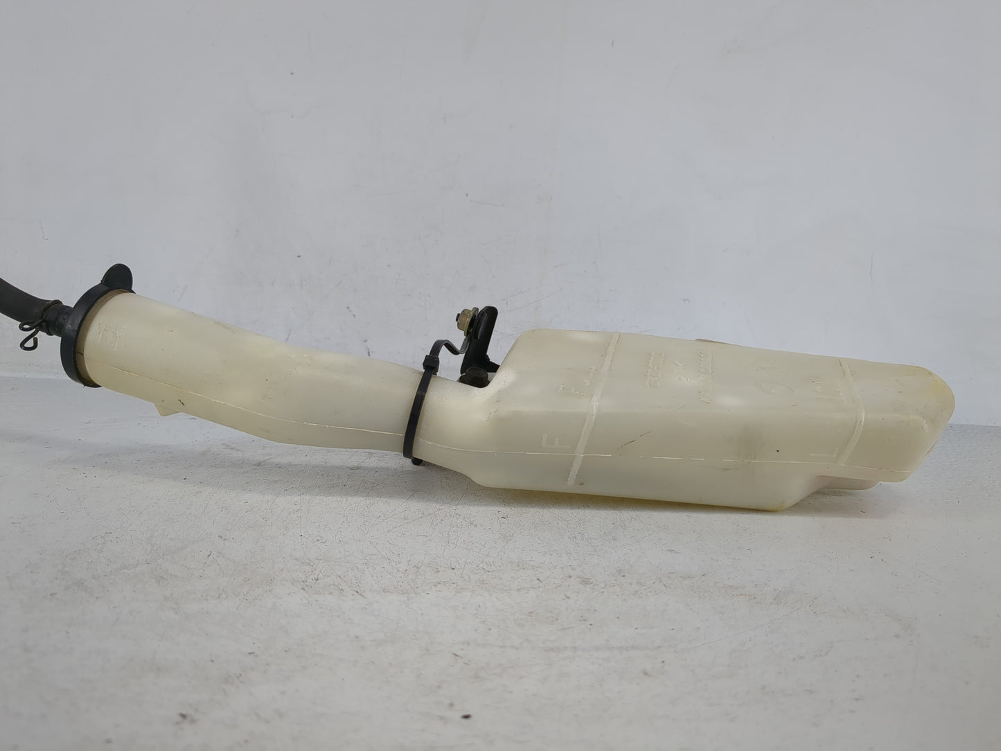1998-2002 Toyota Corolla Radiator Coolant Overflow Expansion Tank Bottle - Oemusedautoparts1.com