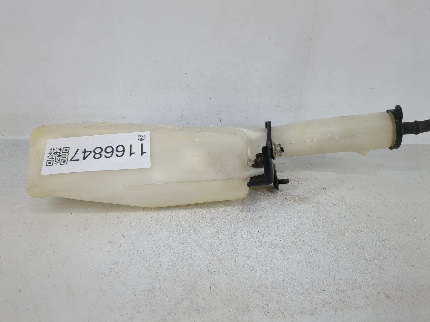 1998-2002 Toyota Corolla Radiator Coolant Overflow Expansion Tank Bottle - Oemusedautoparts1.com