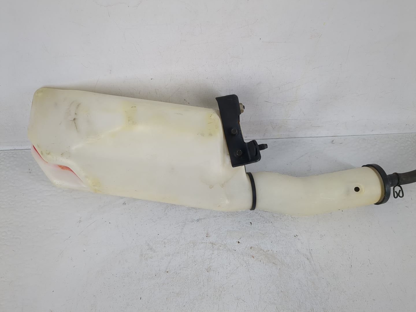 1998-2002 Toyota Corolla Radiator Coolant Overflow Expansion Tank Bottle - Oemusedautoparts1.com