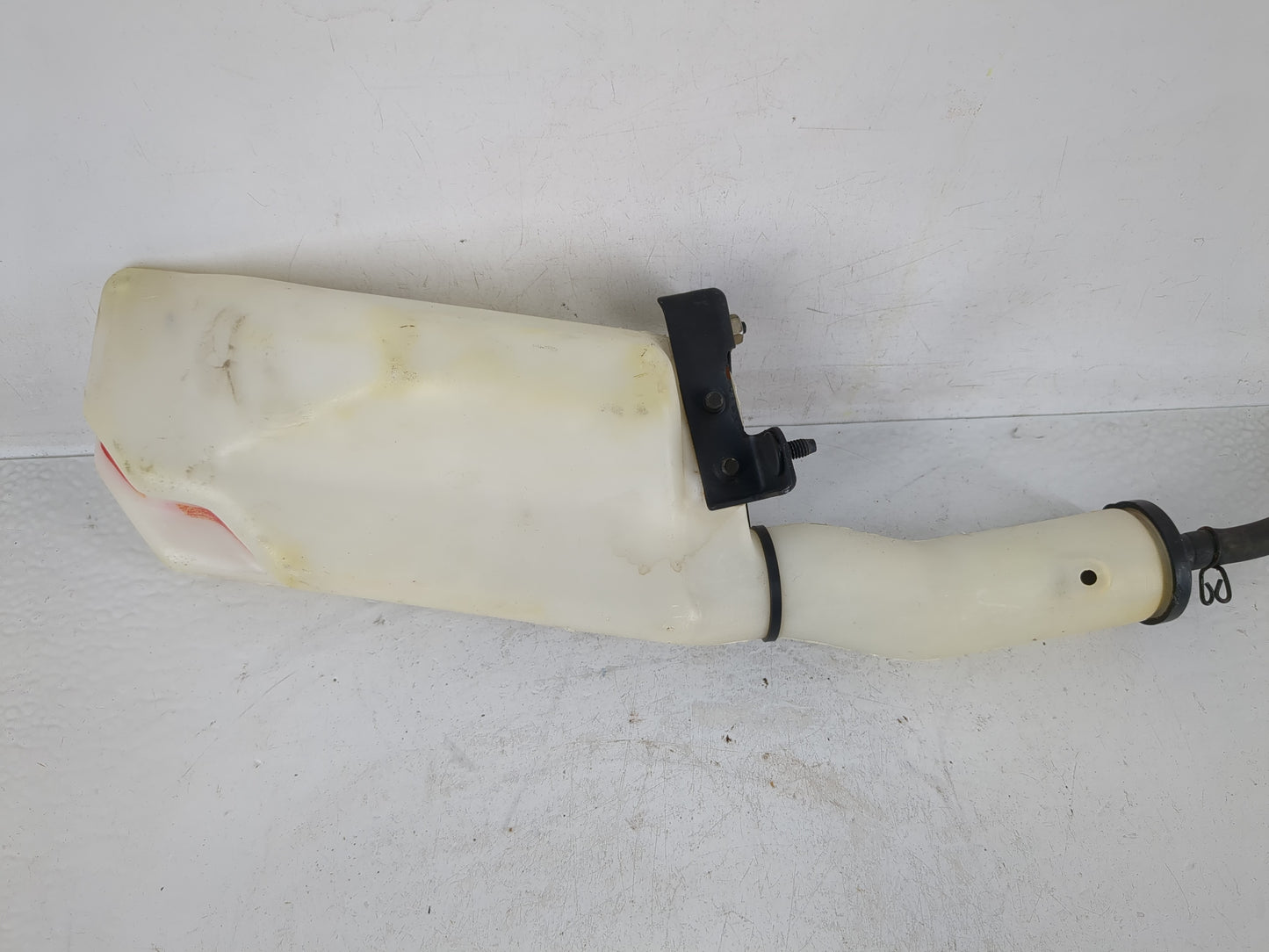 1998-2002 Toyota Corolla Radiator Coolant Overflow Expansion Tank Bottle - Oemusedautoparts1.com