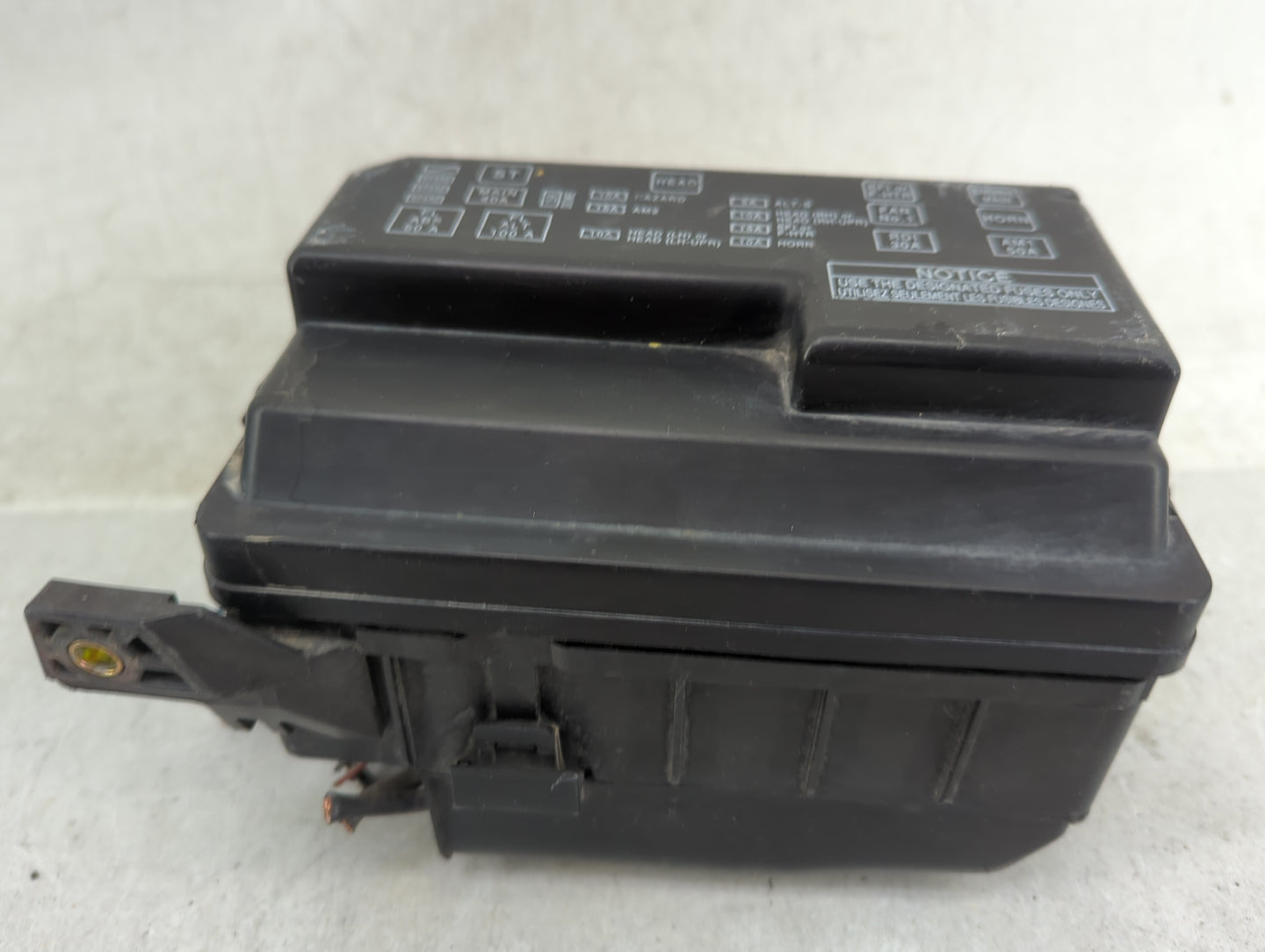 1998 Toyota Corolla Fusebox Fuse Box Panel Relay Module P/N:82672-02050 Fits OEM Used Auto Parts - Oemusedautoparts1.com