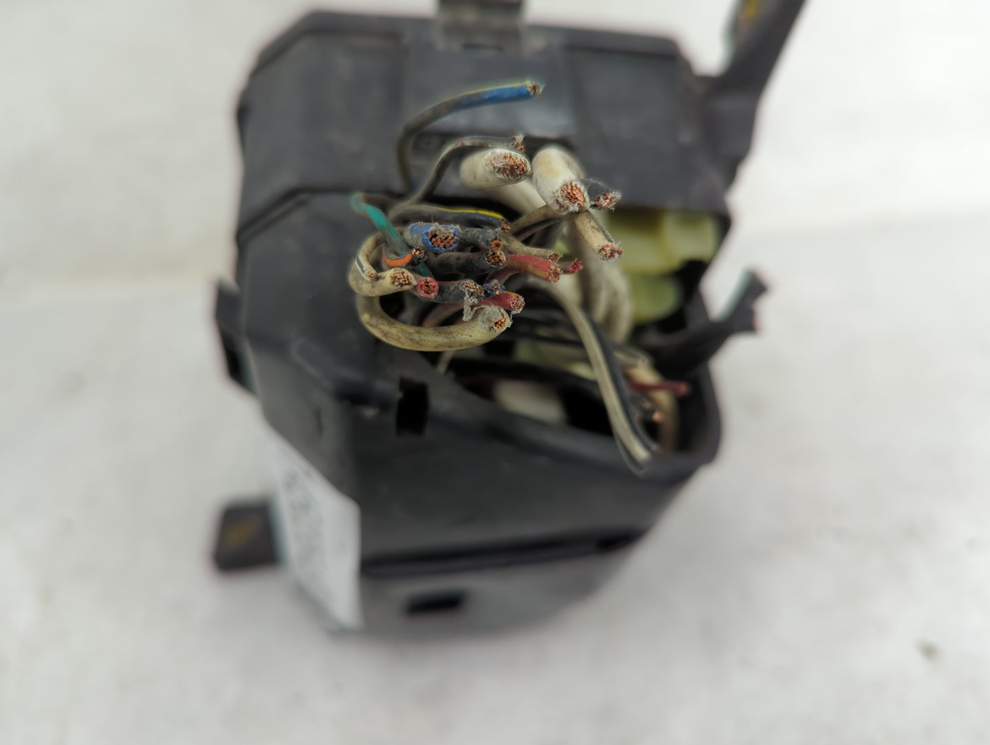 1998 Toyota Corolla Fusebox Fuse Box Panel Relay Module P/N:82672-02050 Fits OEM Used Auto Parts - Oemusedautoparts1.com
