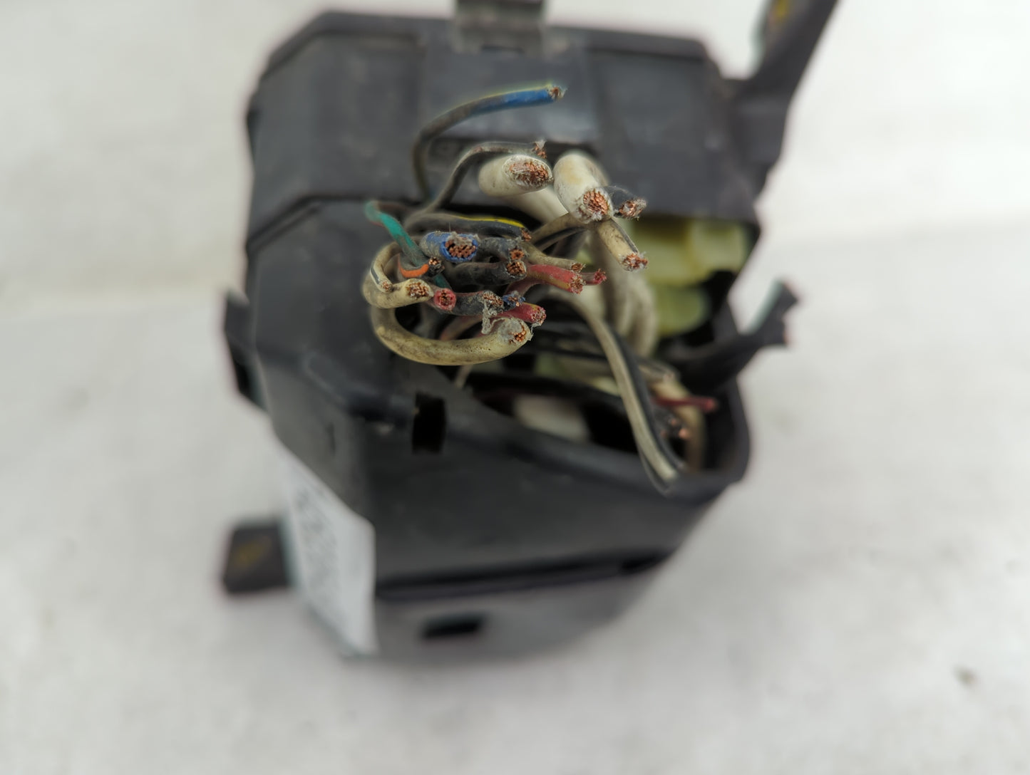 1998 Toyota Corolla Fusebox Fuse Box Panel Relay Module P/N:82672-02050 Fits OEM Used Auto Parts - Oemusedautoparts1.com