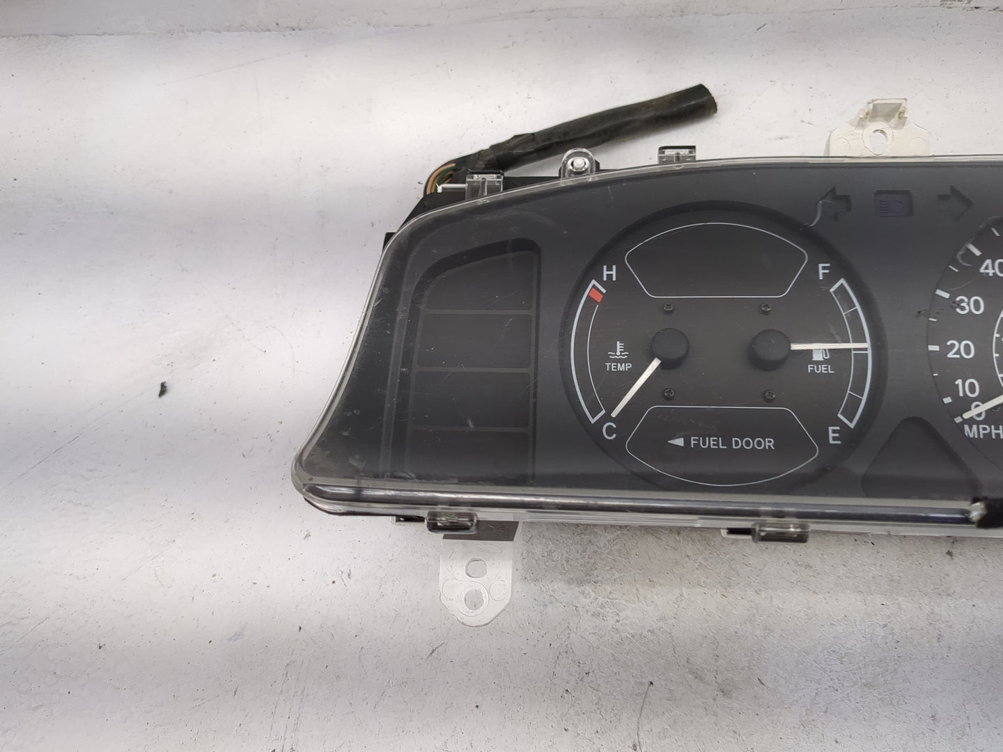 1998-2002 Toyota Corolla Instrument Cluster Speedometer Gauges P/N:83800-02120-00 TN157380-1020 Miles: Fits OEM Used Auto Pa