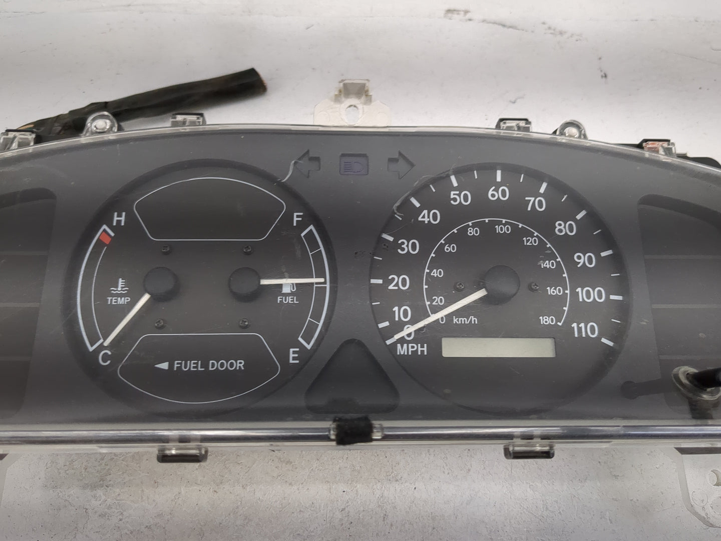 1998-2002 Toyota Corolla Instrument Cluster Speedometer Gauges P/N:83800-02120-00 TN157380-1020 Miles: Fits OEM Used Auto Pa