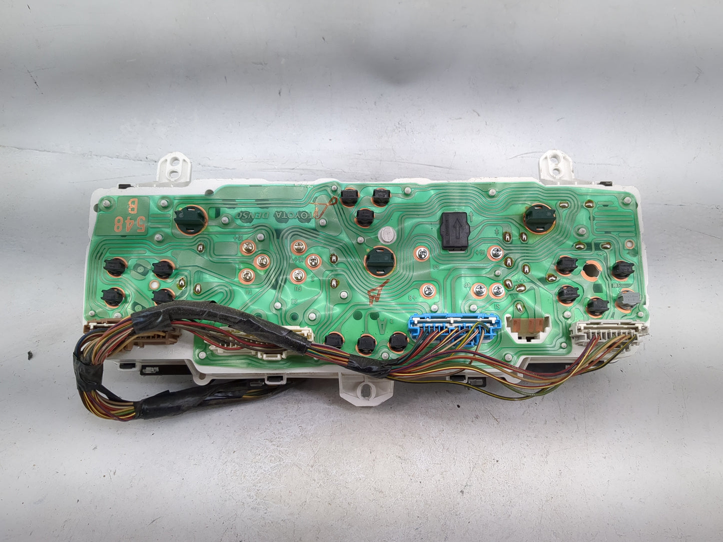 1998-2002 Toyota Corolla Instrument Cluster Speedometer Gauges P/N:83800-02120-00 TN157380-1020 Miles: Fits OEM Used Auto Pa