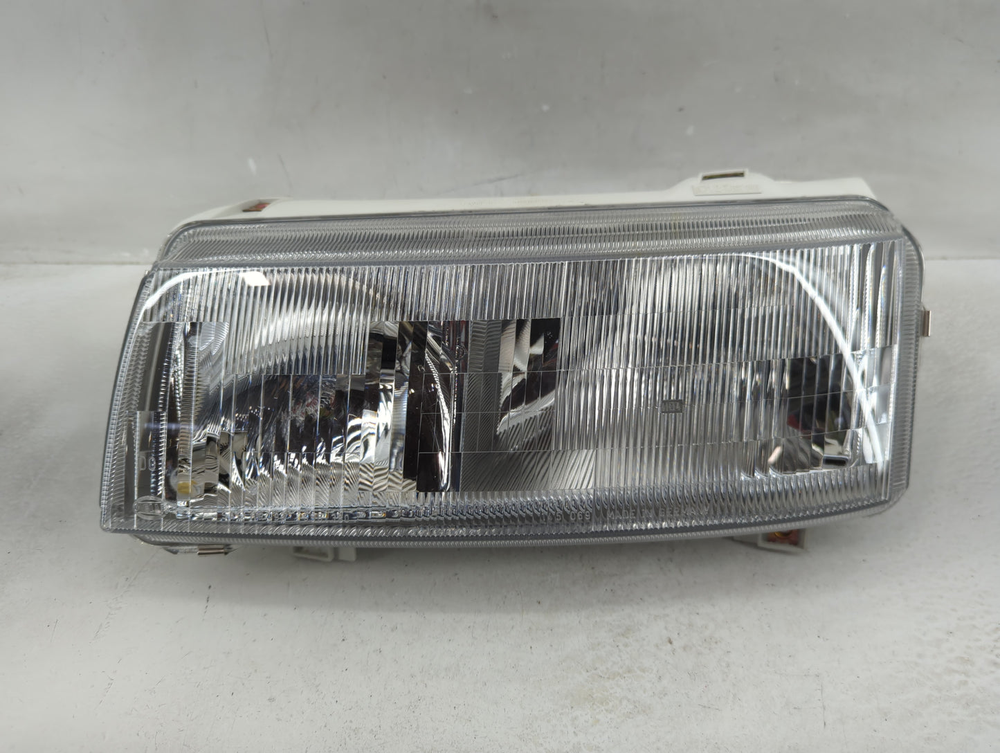 1998-2001 Volkswagen Passat Driver Left Oem Head Light Headlight Lamp - Oemusedautoparts1.com