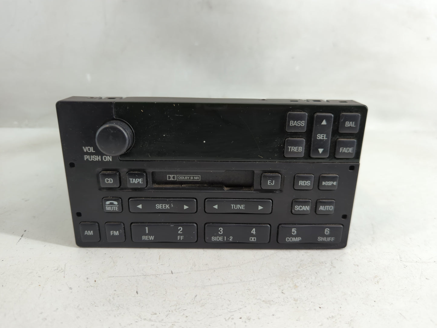 1998 Volkswagen Sedan Radio AM FM Cd Player Receiver Replacement P/N:F8VF-18C870-BG Fits OEM Used Auto Parts - Oemusedautopa