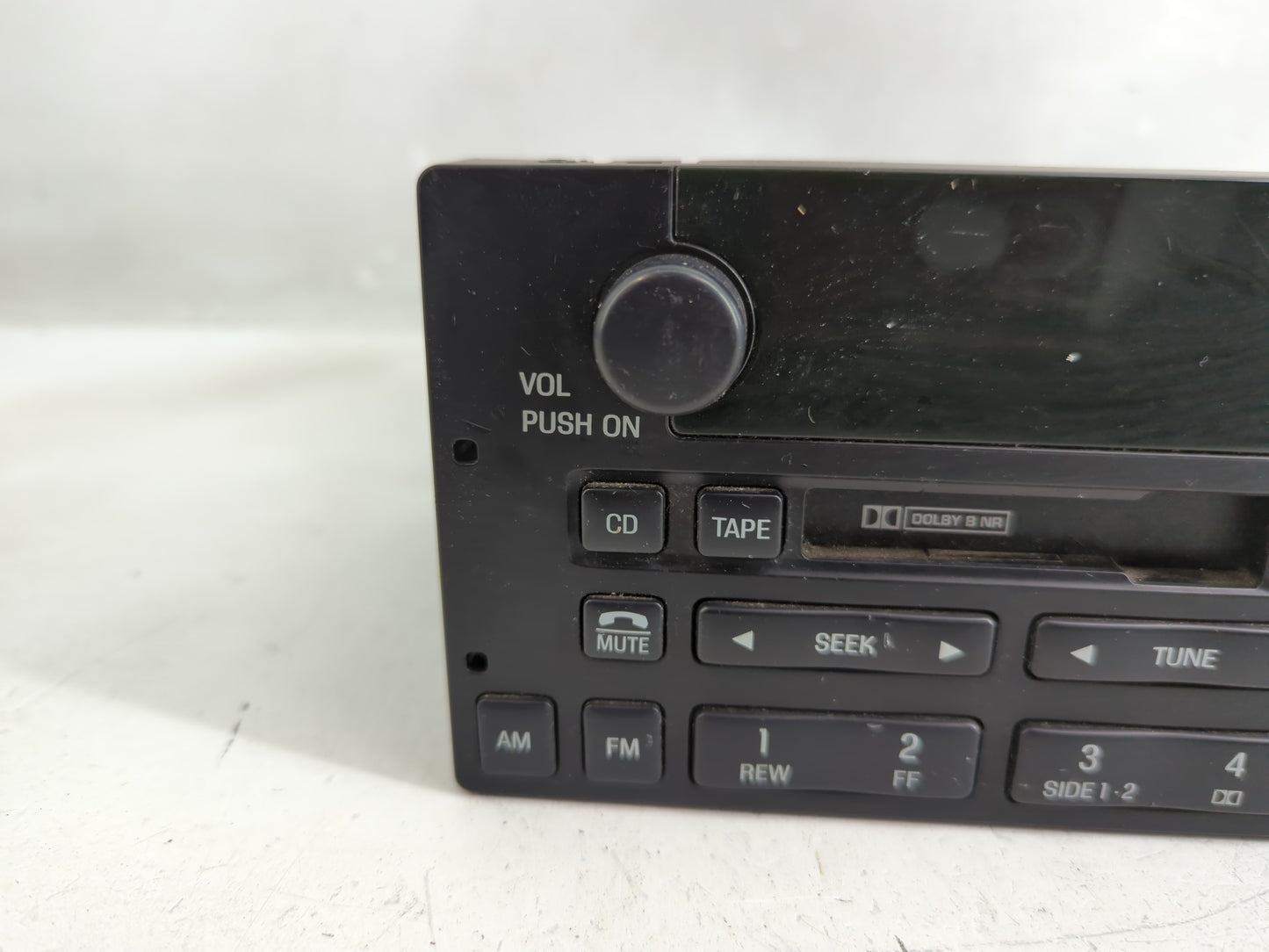 1998 Volkswagen Sedan Radio AM FM Cd Player Receiver Replacement P/N:F8VF-18C870-BG Fits OEM Used Auto Parts - Oemusedautopa