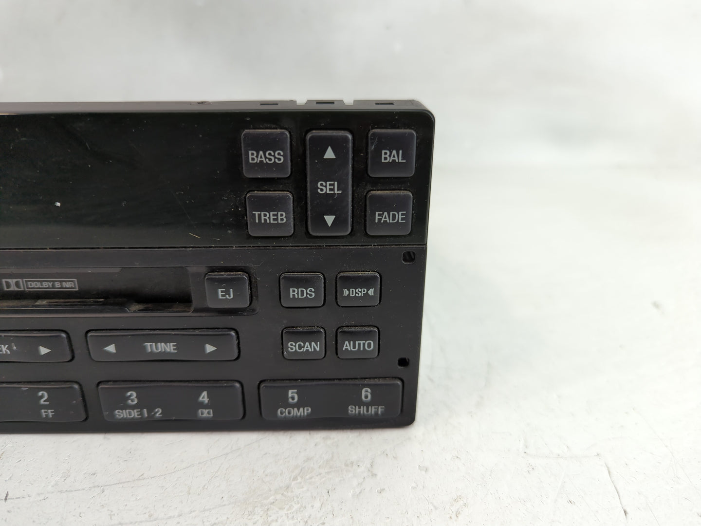 1998 Volkswagen Sedan Radio AM FM Cd Player Receiver Replacement P/N:F8VF-18C870-BG Fits OEM Used Auto Parts - Oemusedautopa