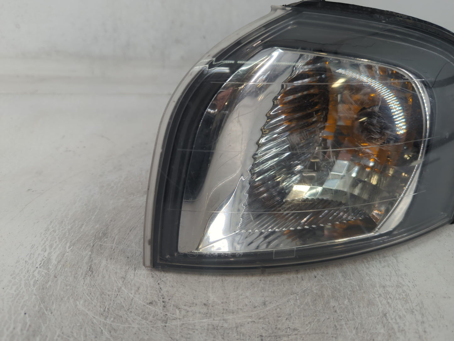 1998 Volvo S80 Driver Left Oem Front Light Lamp - Oemusedautoparts1.com