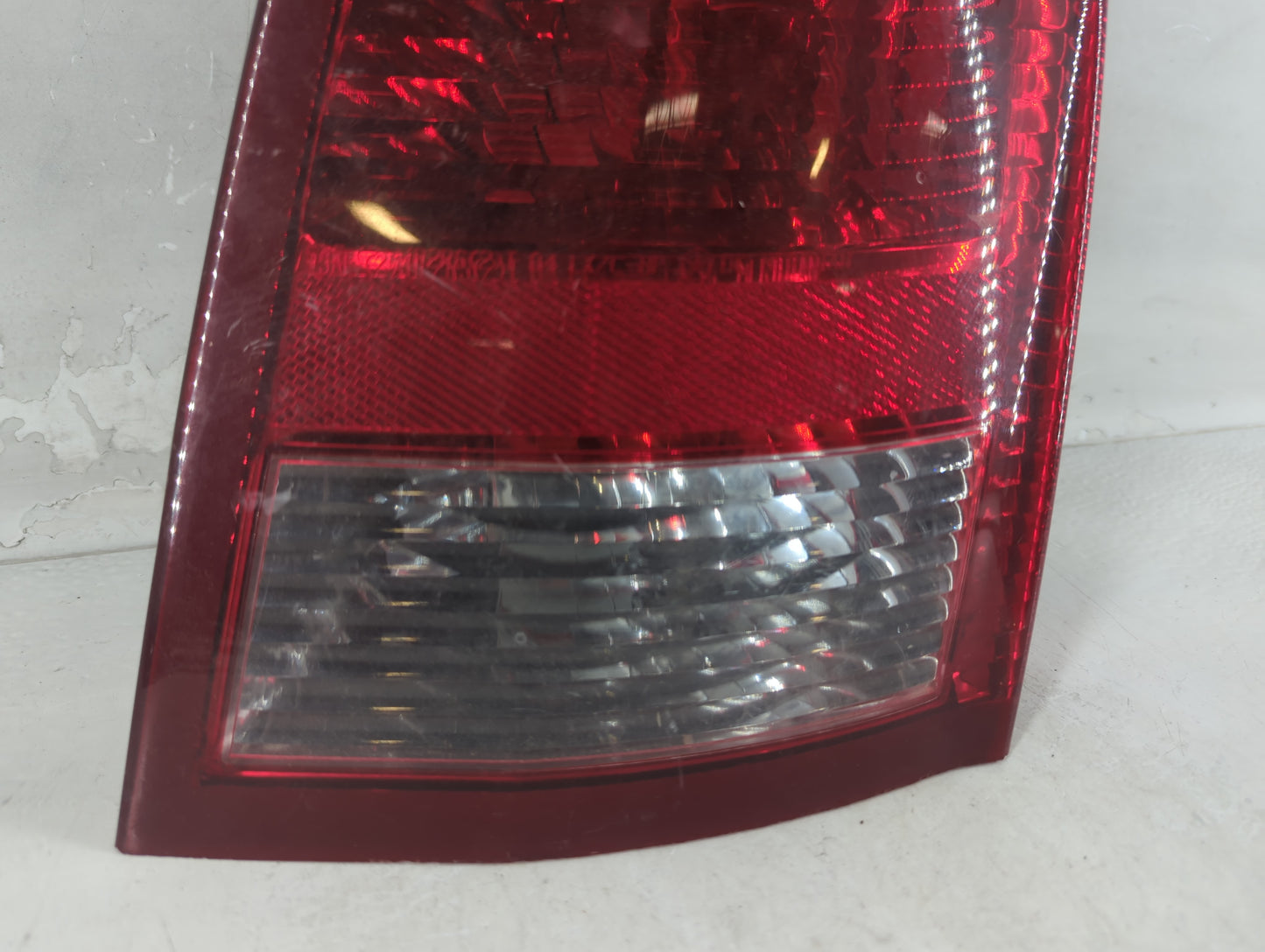 1998 Volvo V70 Tail Light Assembly Passenger Right OEM P/N:58622-E Fits Fits 1999 2000 2001 2002 OEM Used Auto Parts - Oemus