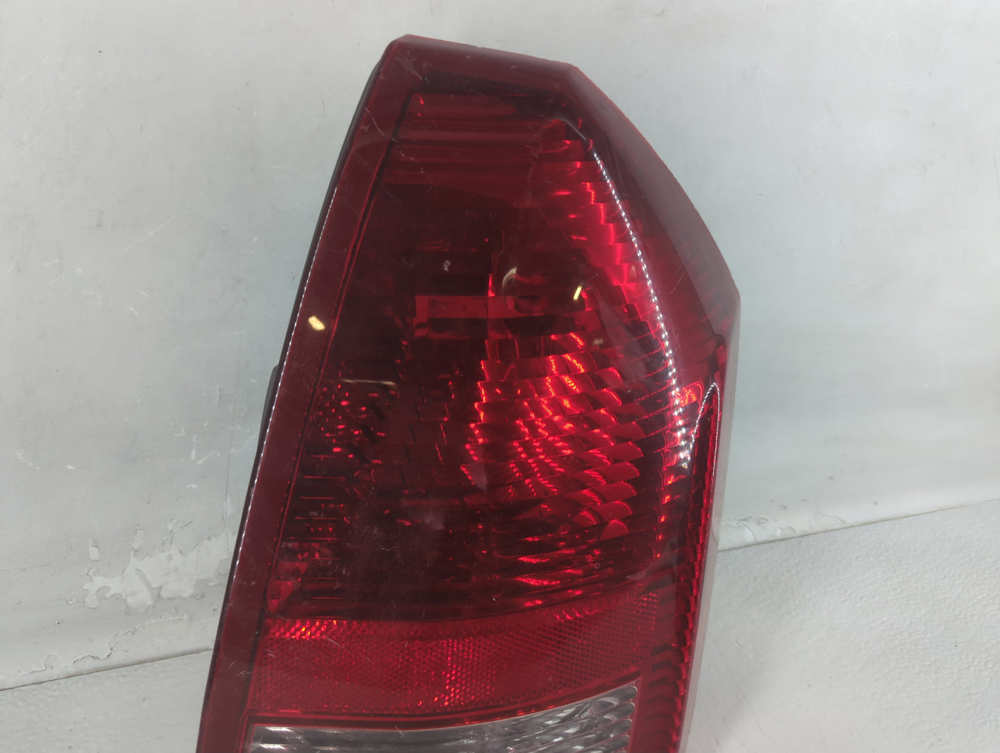 1998 Volvo V70 Tail Light Assembly Passenger Right OEM P/N:58622-E Fits Fits 1999 2000 2001 2002 OEM Used Auto Parts - Oemus