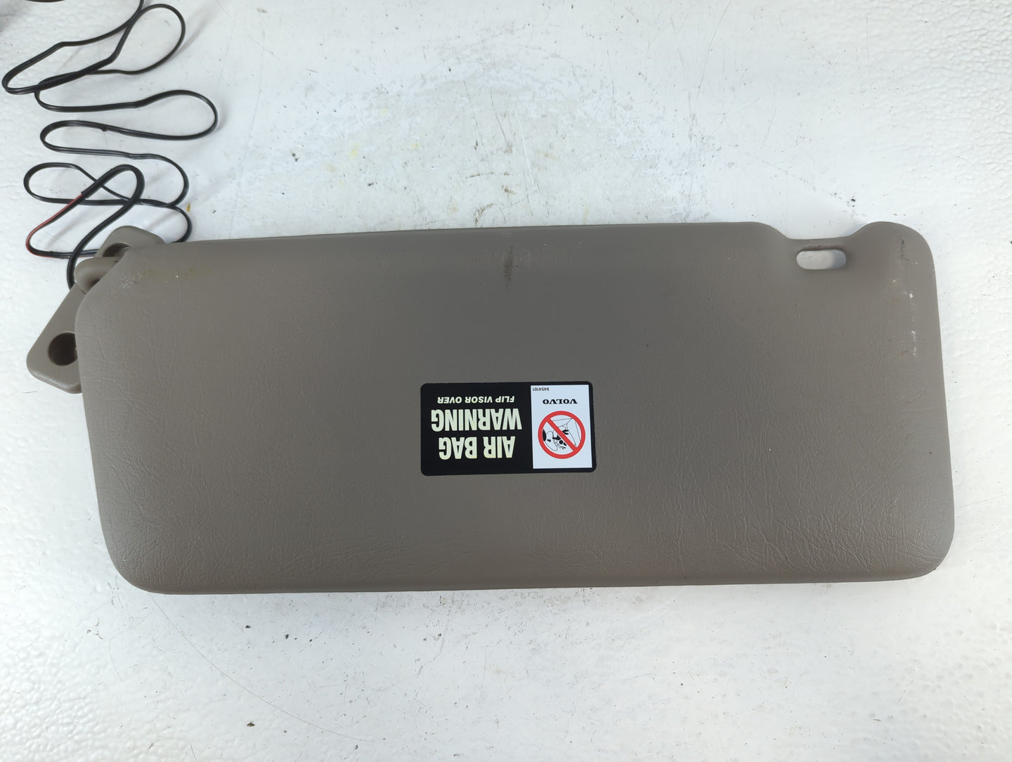 1998 Volvo Volvo 90 Series Sun Visor Shade Replacement Passenger Right Mirror Fits OEM Used Auto Parts - Oemusedautoparts1.c