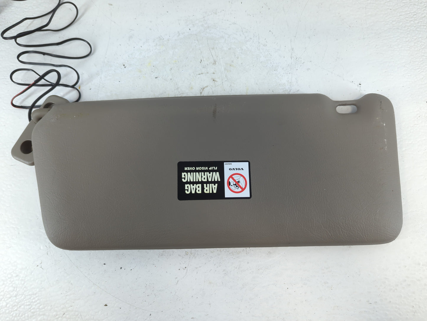 1998 Volvo Volvo 90 Series Sun Visor Shade Replacement Passenger Right Mirror Fits OEM Used Auto Parts - Oemusedautoparts1.c