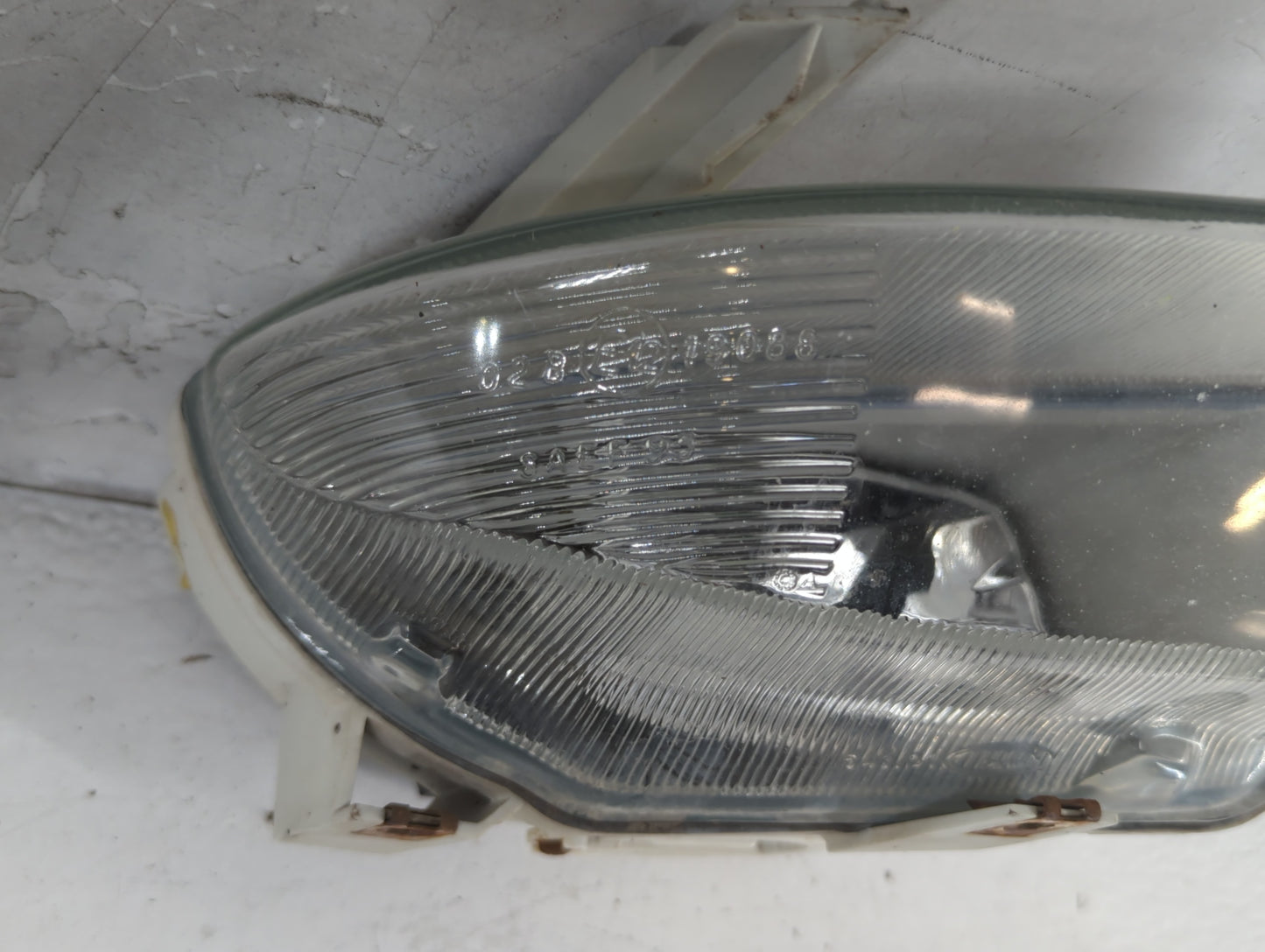 Volvo Volvo 90 Series Passenger Right Oem Head Light Headlight Lamp - Oemusedautoparts1.com