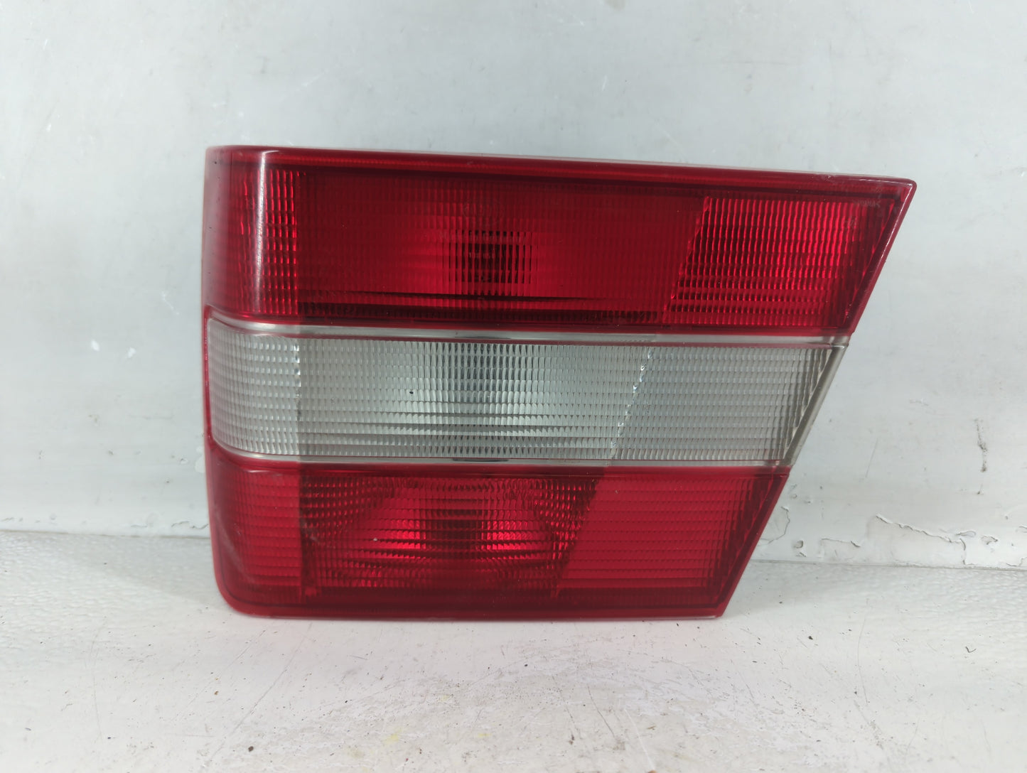 1998 Volvo Volvo 90 Series Tail Light Assembly Passenger Right OEM P/N:9133736 Fits Fits 1995 1996 1997 OEM Used Auto Parts 