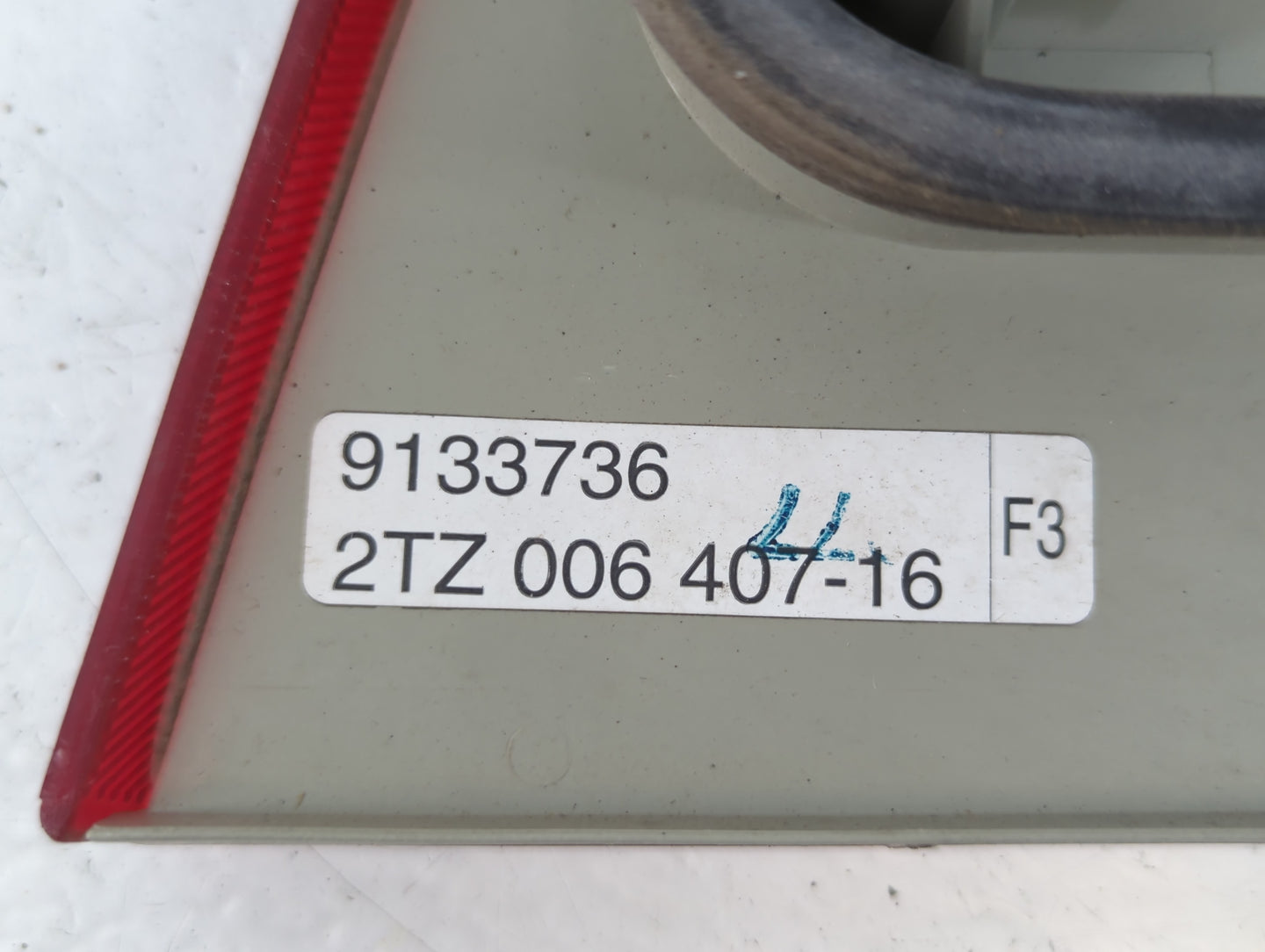 1998 Volvo Volvo 90 Series Tail Light Assembly Passenger Right OEM P/N:9133736 Fits Fits 1995 1996 1997 OEM Used Auto Parts 