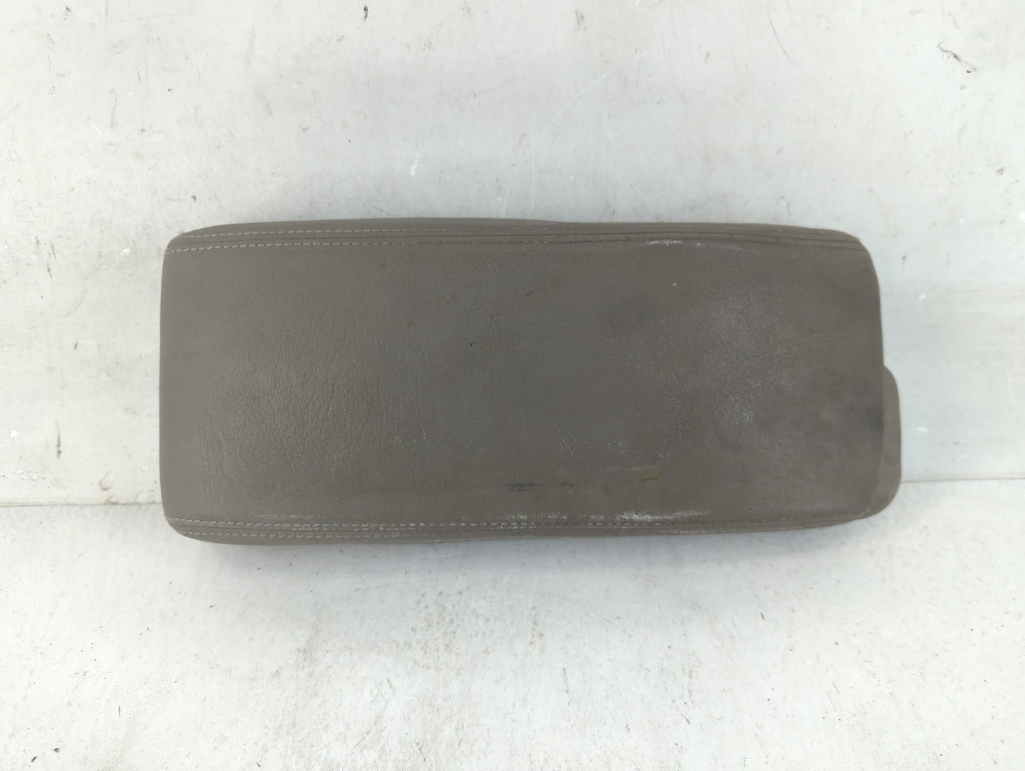 1998 Volvo Volvo 90 Series Center Console Armrest Cover Lid Fits OEM Used Auto Parts - Oemusedautoparts1.com