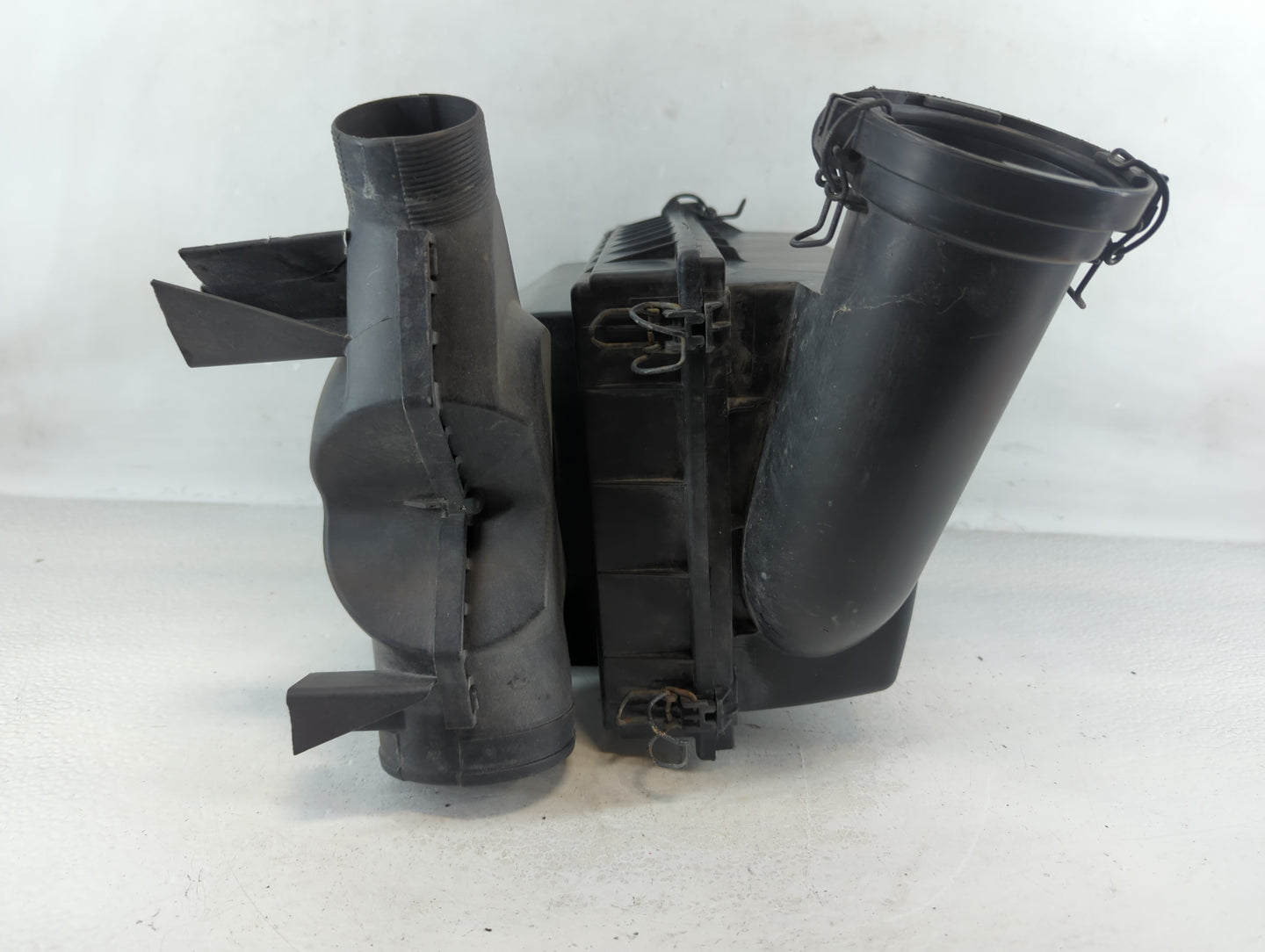 Volvo Volvo 90 Series Air Cleaner Intake-duct Hose Tube - Oemusedautoparts1.com