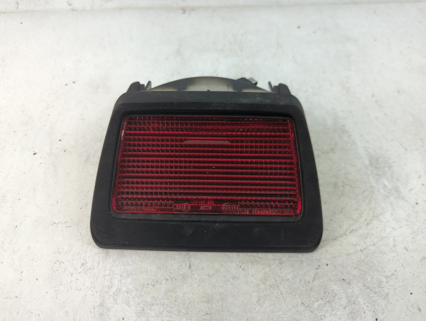 1998 Volvo Volvo 90 Series Third Brake Light Tail Light Fits OEM Used Auto Parts - Oemusedautoparts1.com