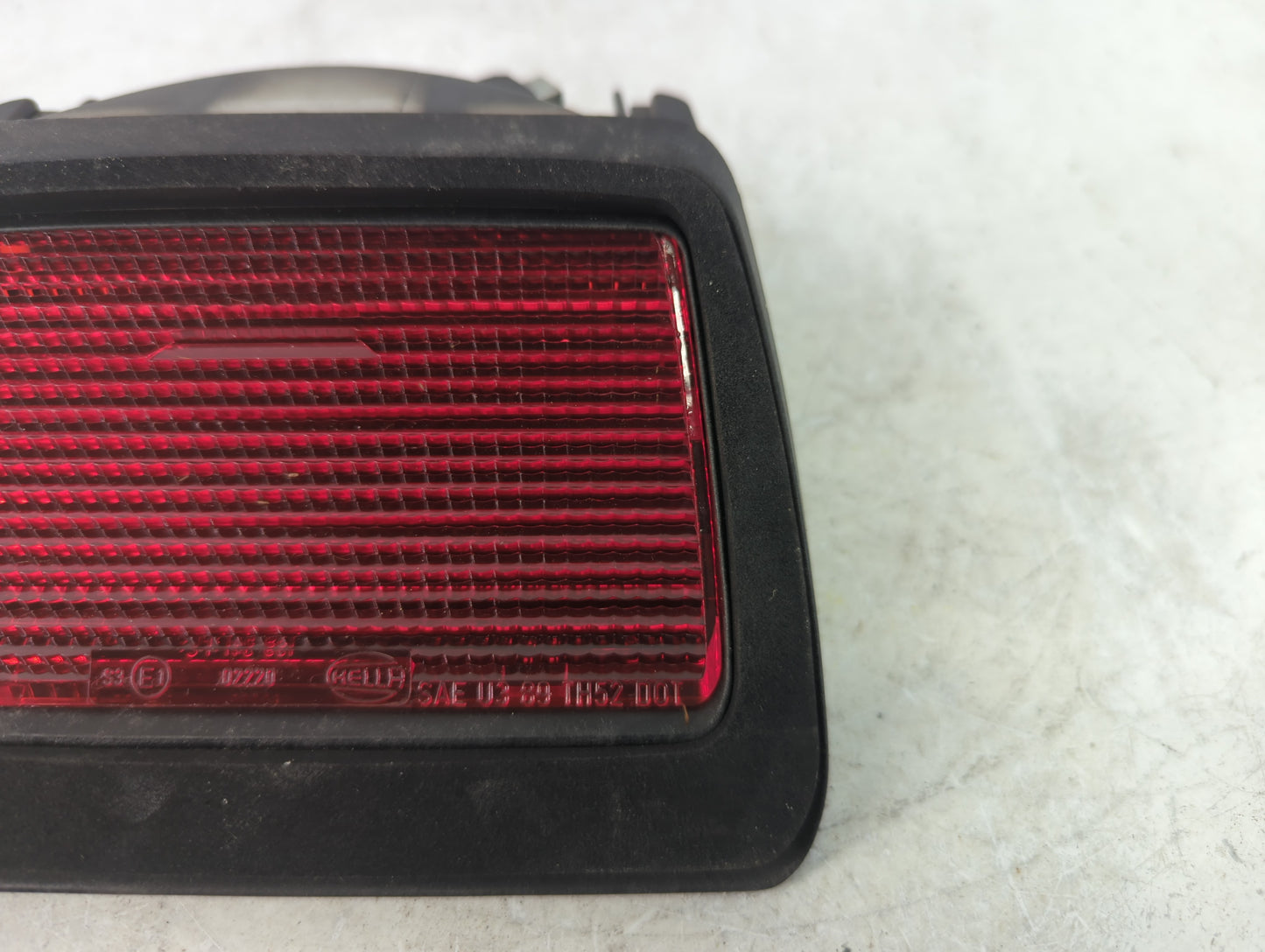 1998 Volvo Volvo 90 Series Third Brake Light Tail Light Fits OEM Used Auto Parts - Oemusedautoparts1.com