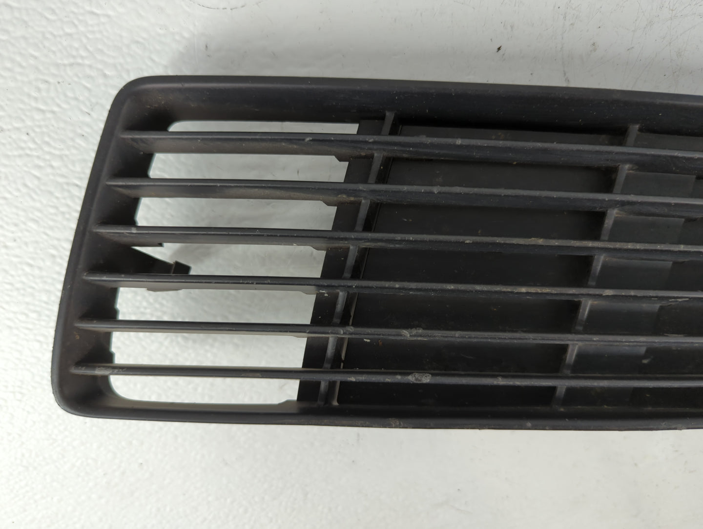 1998-2001 Audi A6 Front Grille Bumper Not Included - Oemusedautoparts1.com