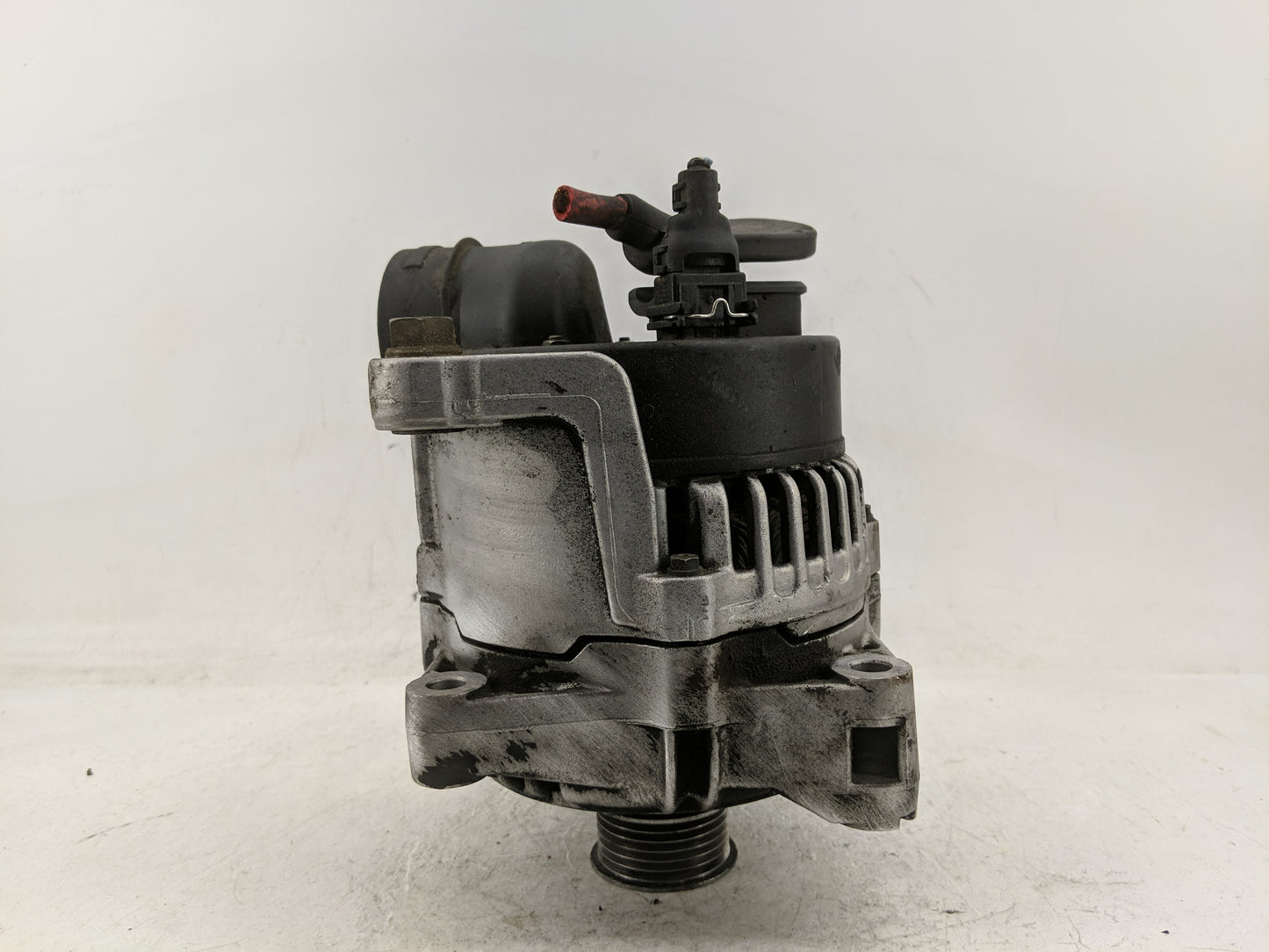 1998-1999 Bmw 323i Alternator Replacement Generator Charging Assembly Engine OEM P/N:0 123 515 Fits OEM Used Auto Parts - Oe