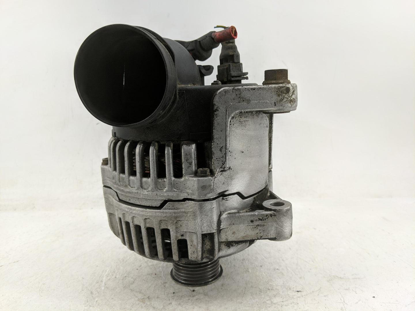 1998-1999 Bmw 323i Alternator Replacement Generator Charging Assembly Engine OEM P/N:0 123 515 Fits OEM Used Auto Parts - Oe