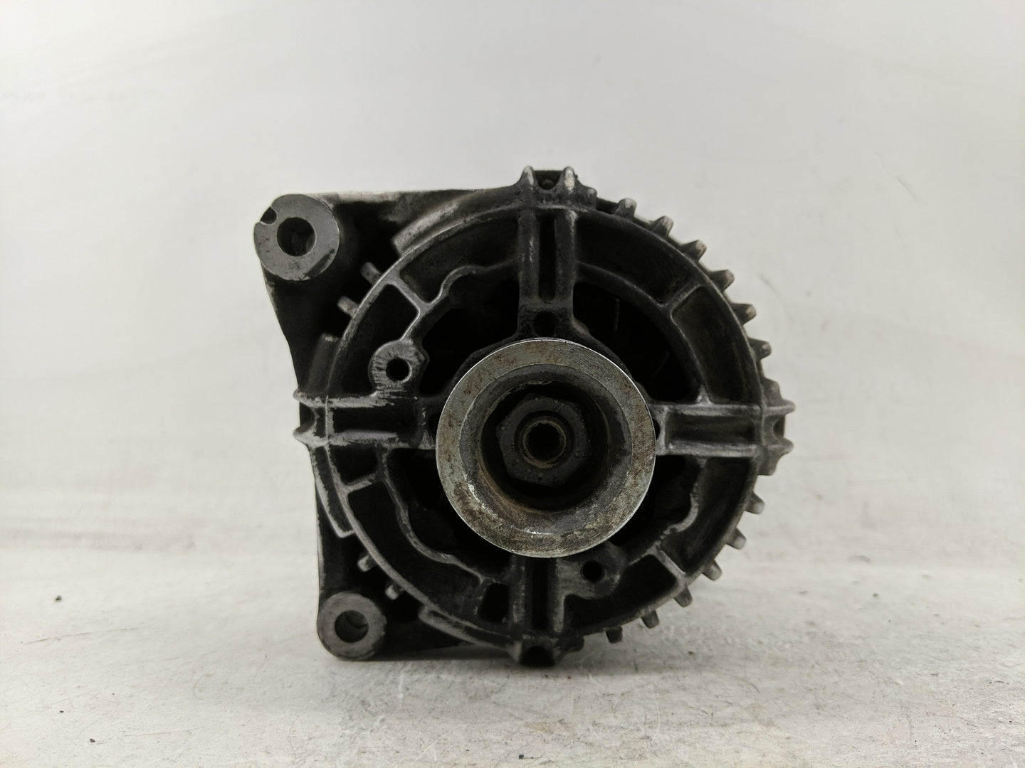 1998-1999 Bmw 323i Alternator Replacement Generator Charging Assembly Engine OEM P/N:0 123 515 Fits OEM Used Auto Parts - Oe