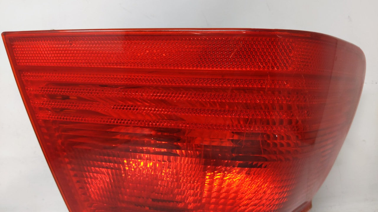 1999-2000 Bmw 328i Tail Light Assembly Driver Left OEM P/N:8 364 921 Fits Fits 1999 2000 2001 OEM Used Auto Parts - Oemuseda