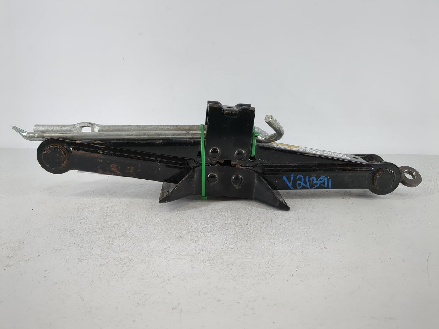 1999 Bmw 528i Spare Scissor Car Jack - Oemusedautoparts1.com