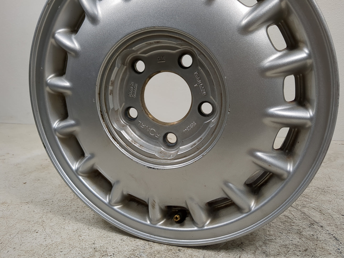 1997-2002 Buick Century Oem Wheel Rim 1401650 - Oemusedautoparts1.com