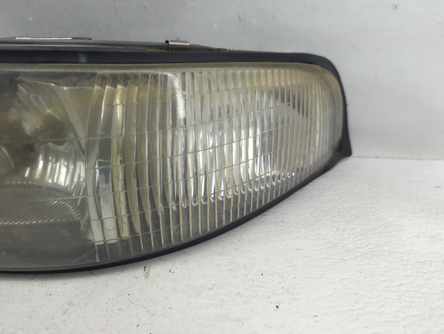 1997-1999 Buick Lesabre Driver Left Oem Head Light Headlight Lamp - Oemusedautoparts1.com