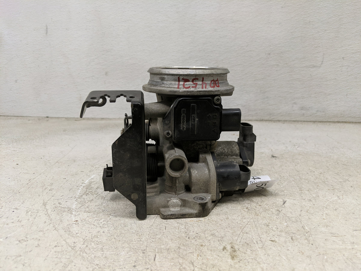 1999 Buick Park Avenue Throttle Body Fits OEM Used Auto Parts - Oemusedautoparts1.com