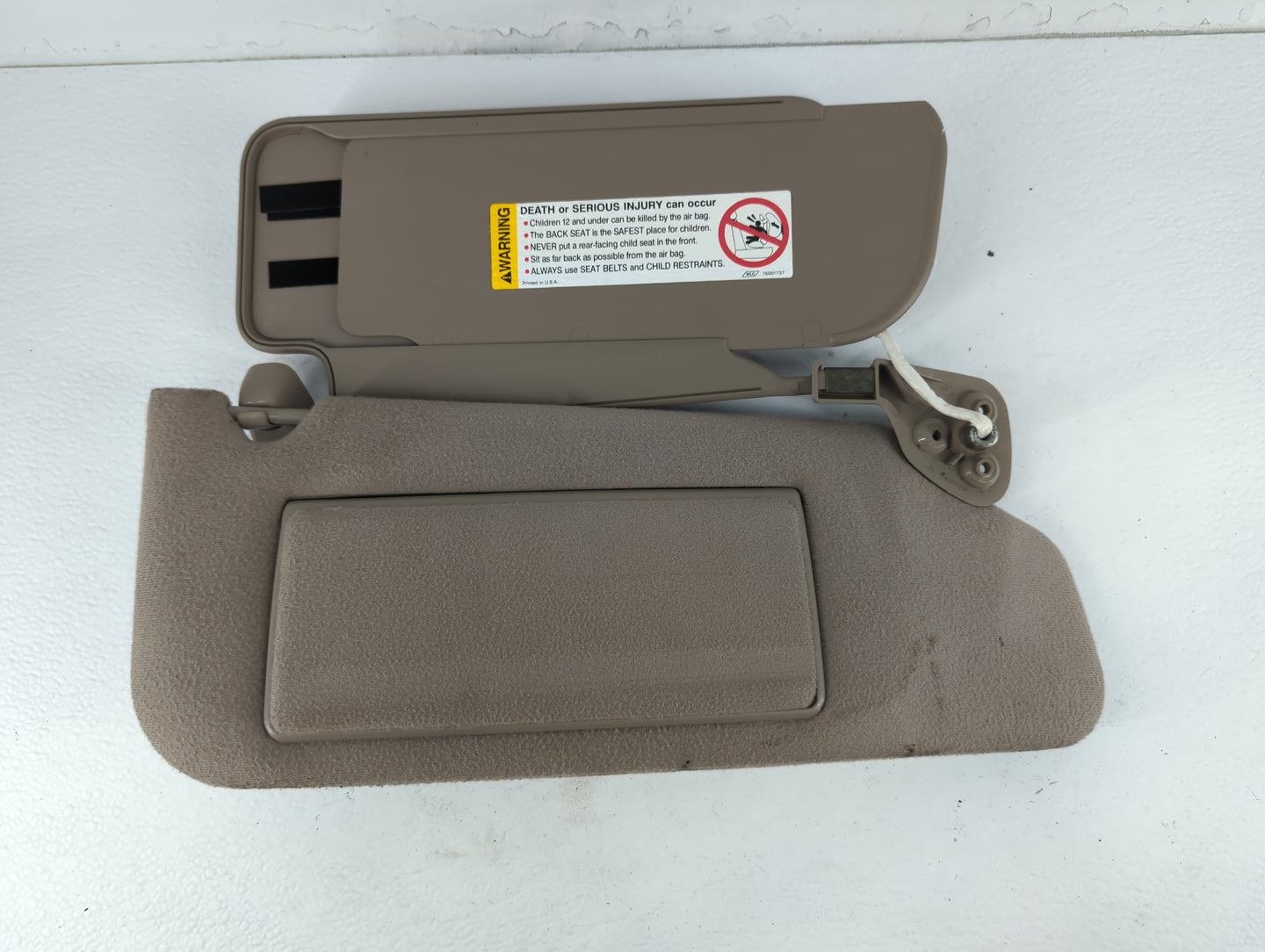 1999 Buick Riviera Sun Visor Shade Replacement Passenger Right Mirror Fits OEM Used Auto Parts - Oemusedautoparts1.com