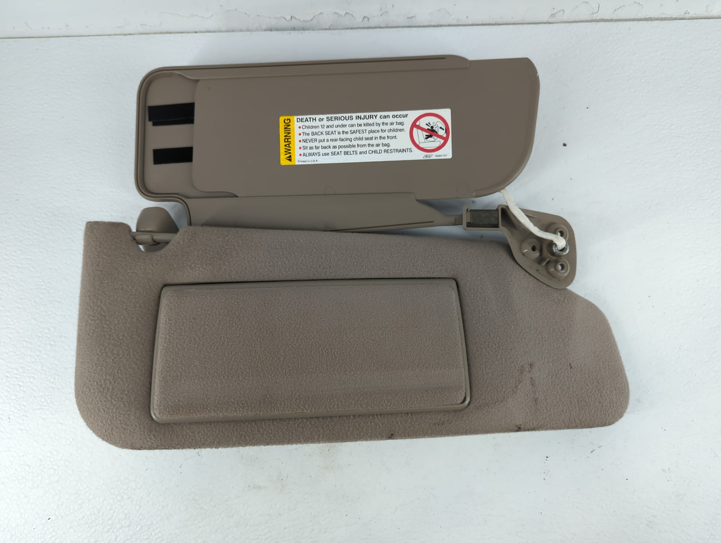 1999 Buick Riviera Sun Visor Shade Replacement Passenger Right Mirror Fits OEM Used Auto Parts - Oemusedautoparts1.com