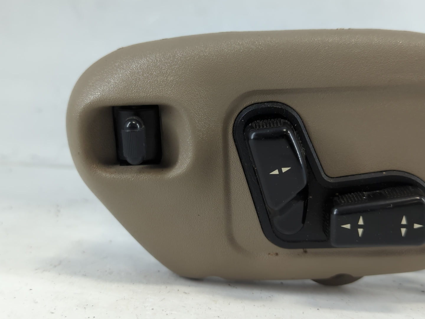 1999 Buick Riviera Seat Control Module - Oemusedautoparts1.com