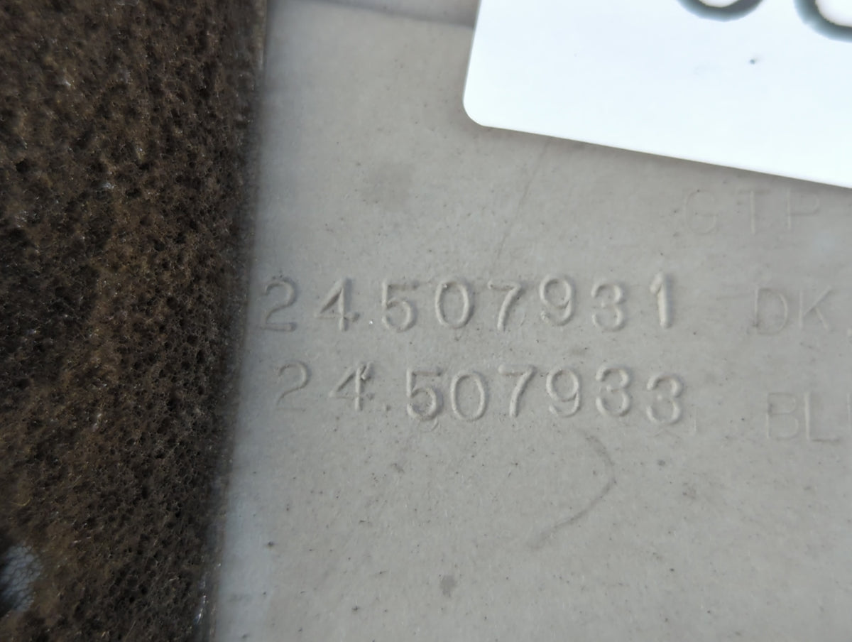 1999 Buick Riviera Engine Cover - Oemusedautoparts1.com