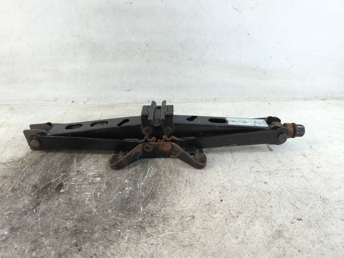 1999 Buick Riviera Spare Scissor Car Jack - Oemusedautoparts1.com