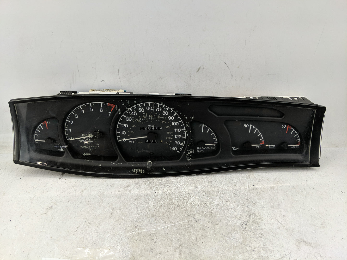 1997-1999 Cadillac Catera Instrument Cluster Speedometer Gauges Fits Fits 1997 1998 1999 OEM Used Auto Parts - Oemusedautopa